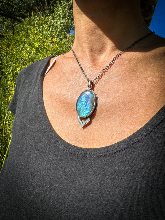 Labradorite Lotus pendant