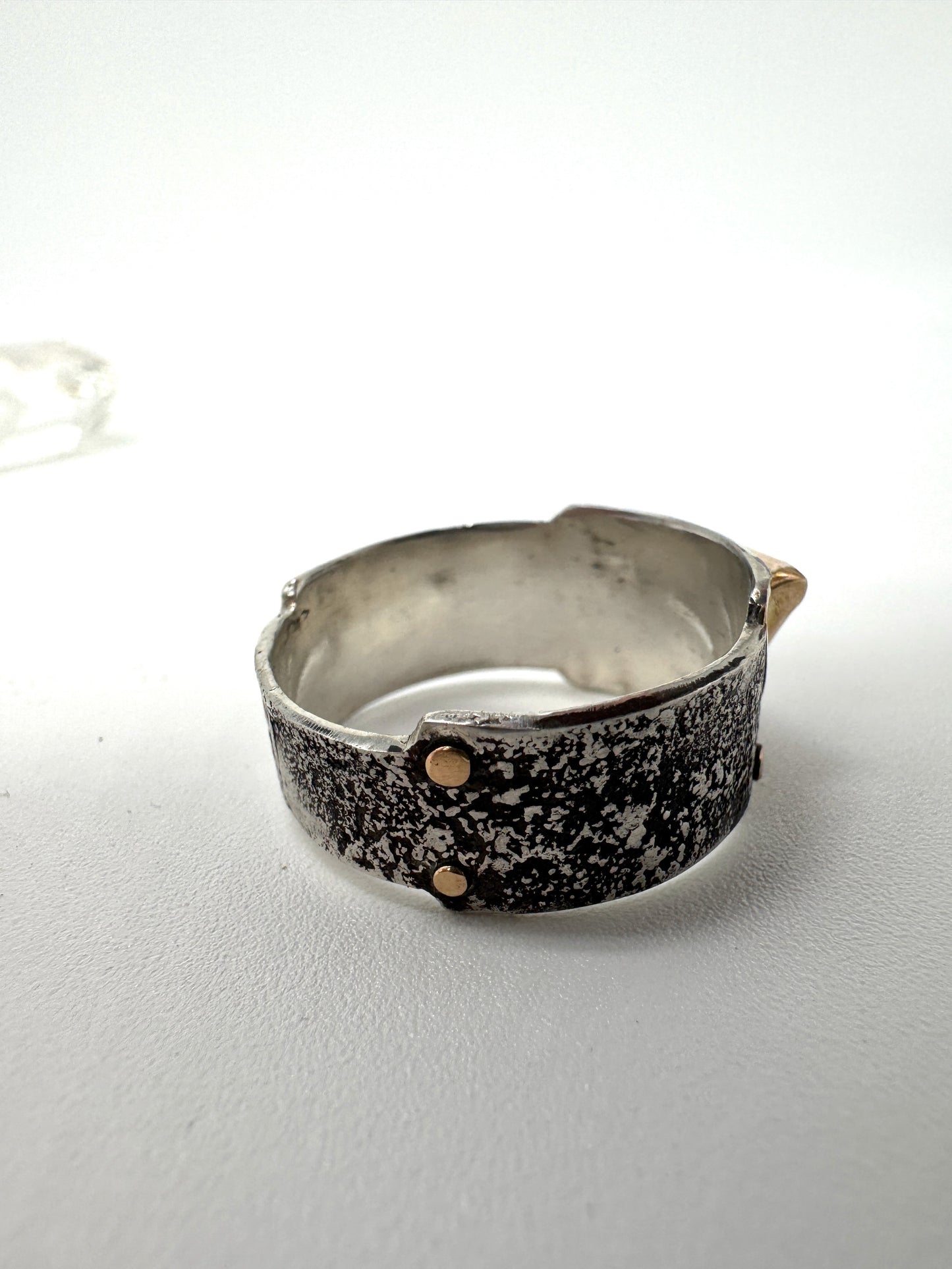 Aletai meteorite silver and gold ring, size 12